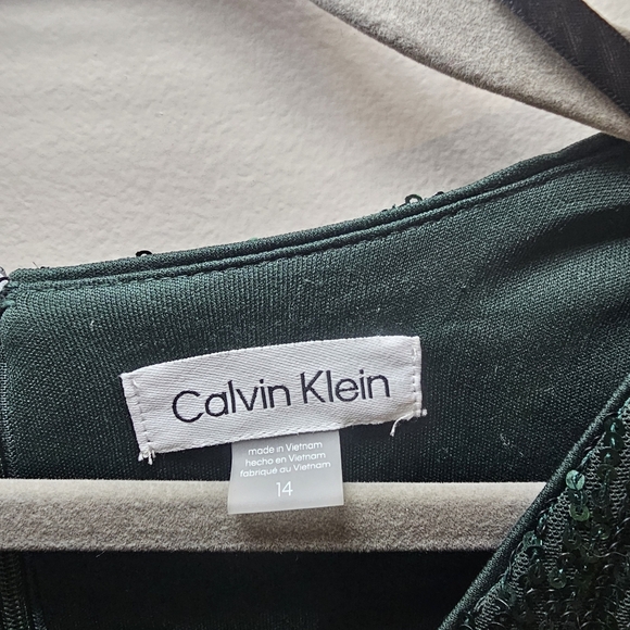 Calvin Klein Green Sequin V-Neck Midi Sheath Dress 3/4 Sleeve Size 14 - Picture 9 of 14
